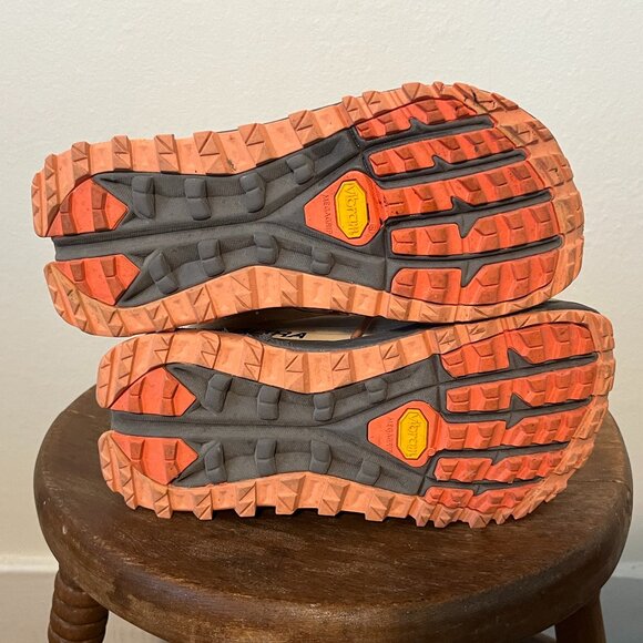 Altra Olympus 5 Mid GTX Hiking Boots - Picture 4 of 5